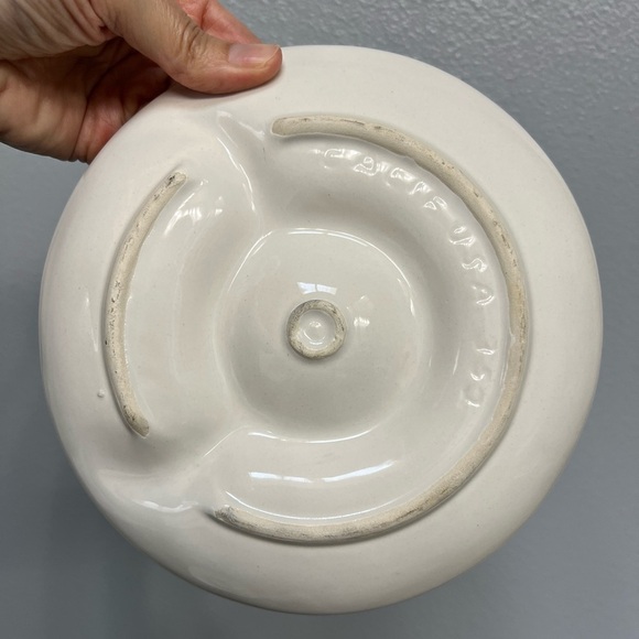 California Pottery White Artichoke Plates 352 Set of 2 - Picture 8 of 8